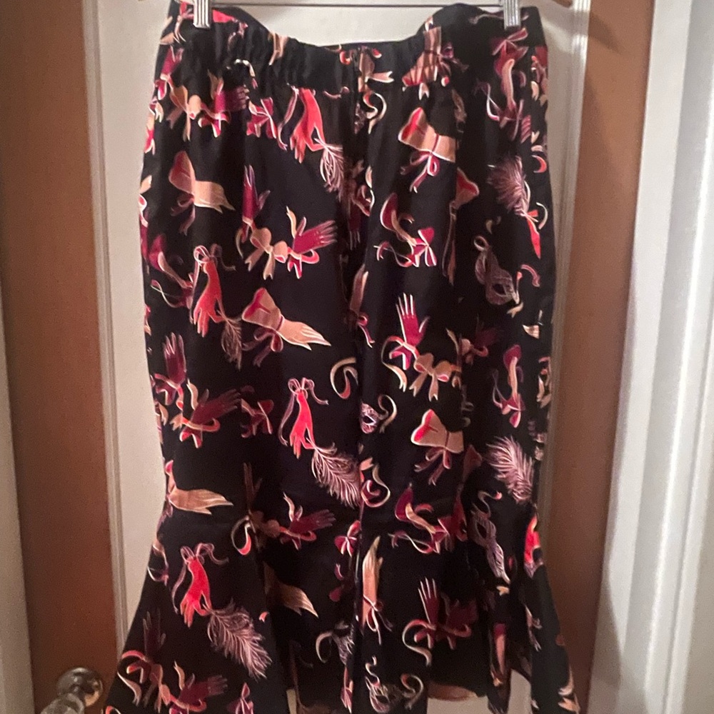 Elegant Black and Pink Women's Skirt - Picture 4 of 7